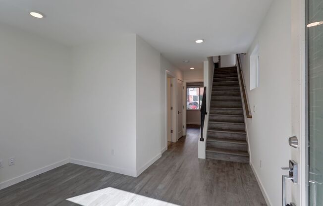 Stylish Capitol Hill Townhouse Living | 2 Bed + Den + Rooftop