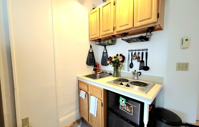 1077 Beacon St 0-8