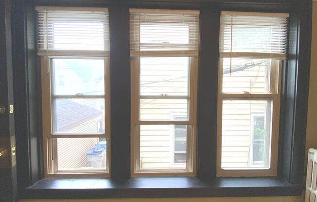 Studio, 1 bath, $725, Unit 25
