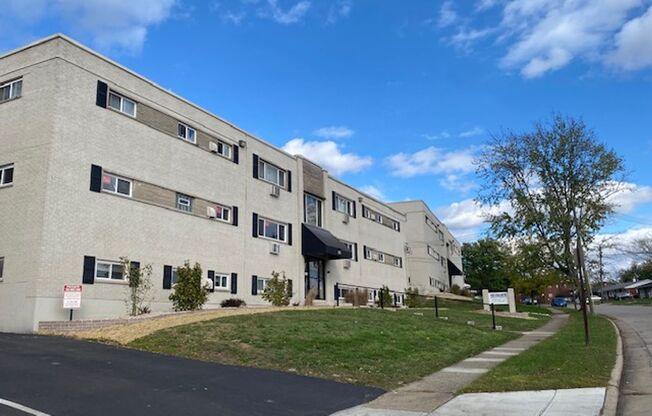 904 Mohawk Trail Apartments