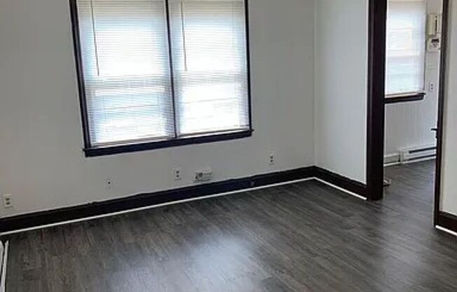 2 beds, 1 bath, $1,000