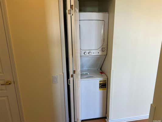 2 beds, 2 baths, 400 sqft, $2,850, Unit 8F