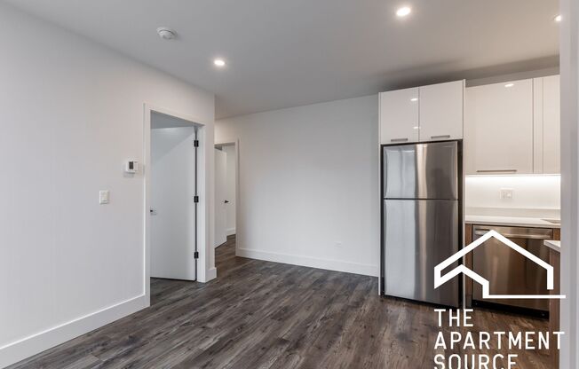 The Ivy: Uptown 2 Bed with In-Unit Laundry & Steps to Foster Beach!