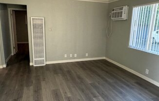6932 WOODLEY AVE