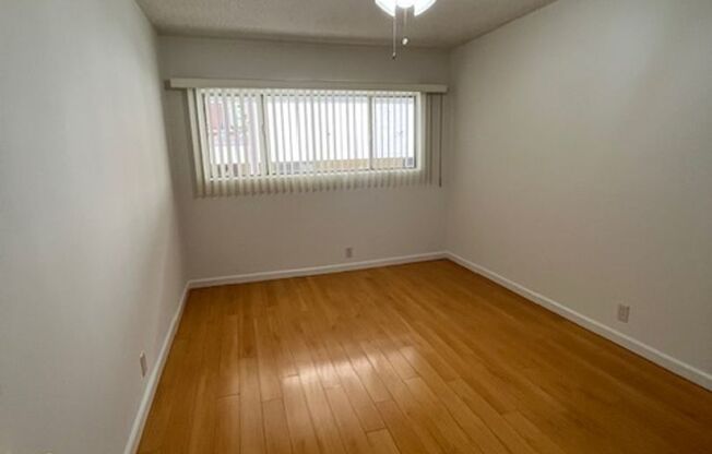 Spacious 2 Bedroom Apartment in Glendale!