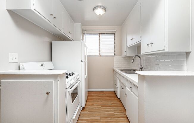 1 bed, 1 bath, $2,395, Unit 19