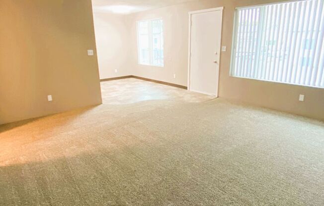 2 beds, 1 bath, 830 sqft, $1,285, Unit O-244