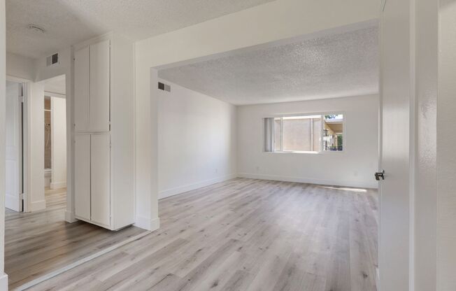 2 beds, 1 bath, 900 sqft, $1,650, Unit 29