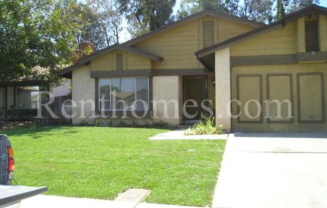 Mira Mesa, 7907 Flanders Dr -Recently Remodeled, Huge Fenced Rear Yard!