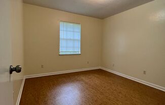 2 beds, 1 bath, $1,150