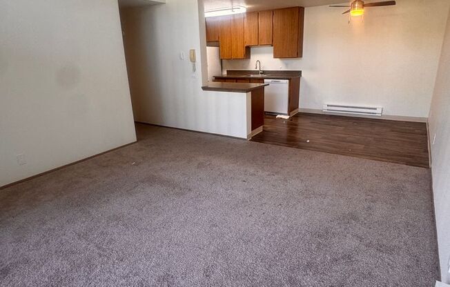2 beds, 1 bath, 960 sqft, $2,300, Unit 402