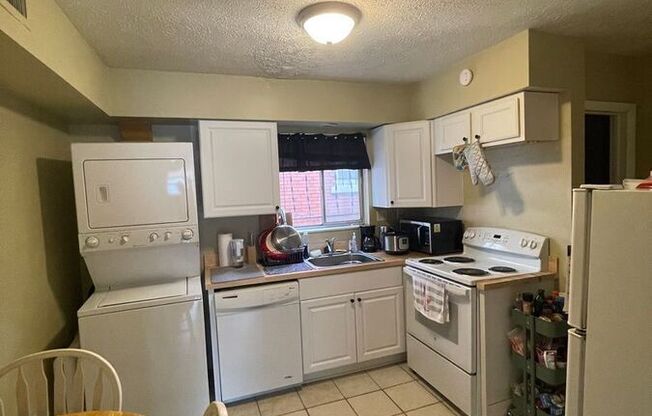 259 E 13 AVE