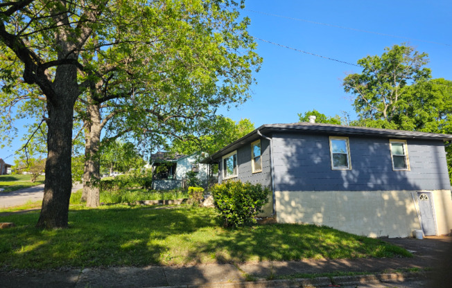 1901 35 AVE N