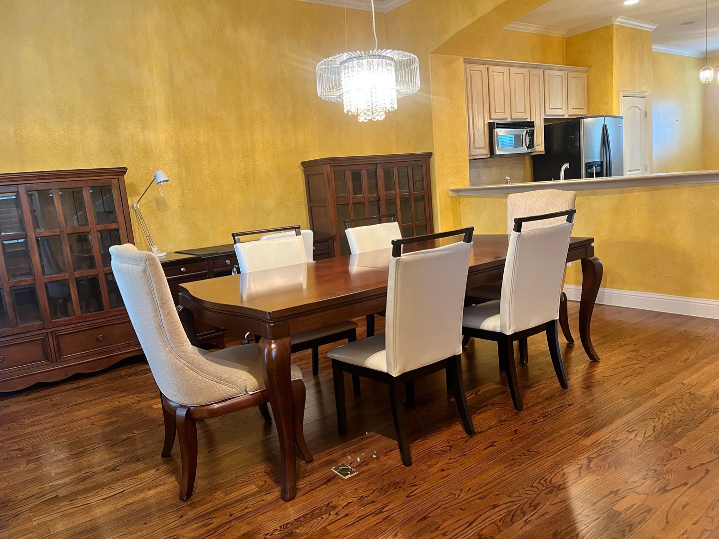 Charming 3-Bedroom Home, Walk to Shops & Entertainment in Prime Plano Location!