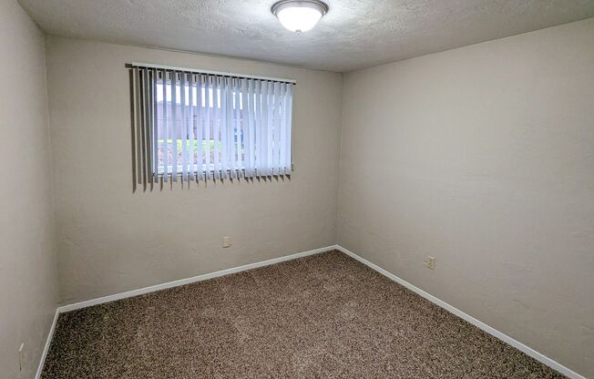 2 beds, 1 bath, 756 sqft, $1,195, Unit 64