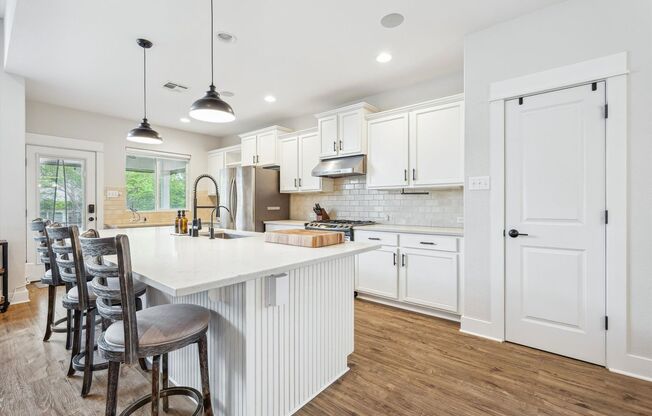 Stunning 4-Bedroom Home with Office in North Austin – Available now!