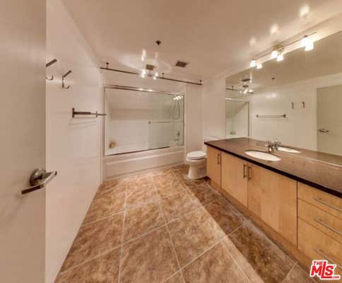 330 W 11th ST