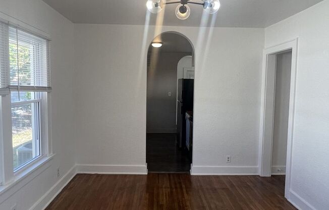 2 beds, 1 bath, $1,200