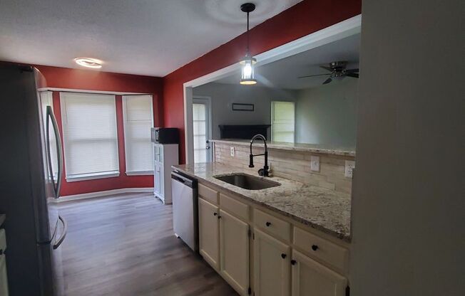 3 beds, 2 baths, $1,550