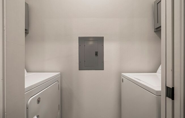 2 beds, 1 bath, 948 sqft, $1,750, Unit 173