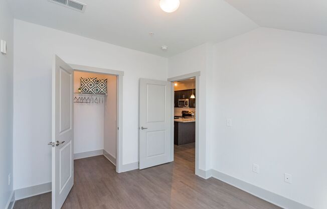 Studio, 1 bath, 580 sqft, $1,625