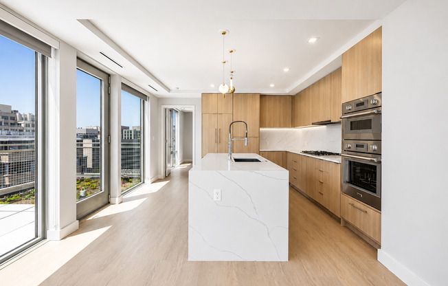 3 beds, 2 baths, 1,487 sqft, $6,995, Unit PH901