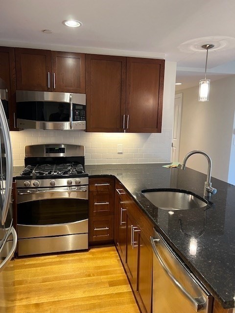 321 Hammond Pond Pkwy