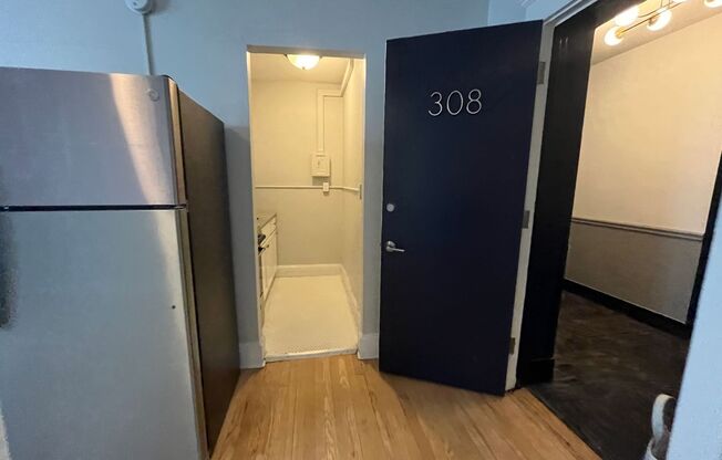 Studio, 1 bath, 300 sqft, $1,395, Unit Unit 308