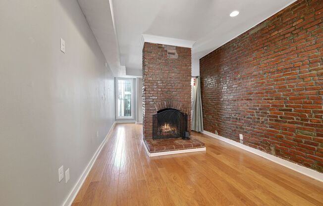 2 Bedroom 1 Bathroom Townhouse // H-Street Corridor // Private Parking Included!