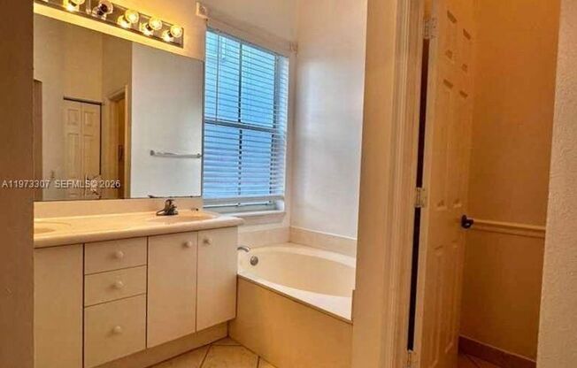 1761 ASPEN LN #1761 WESTON, FL 33327