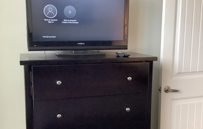 3 beds, 2.5 baths, 1,404 sqft, $5,640, Unit 1430-105