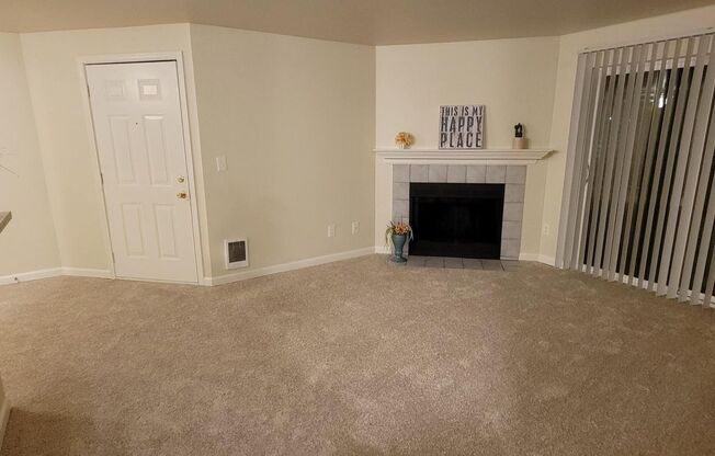 1 bed, 1 bath, 700 sqft, $1,750, Unit B303