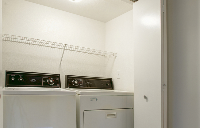 2 beds, 2 baths, $1,350, Unit # 204