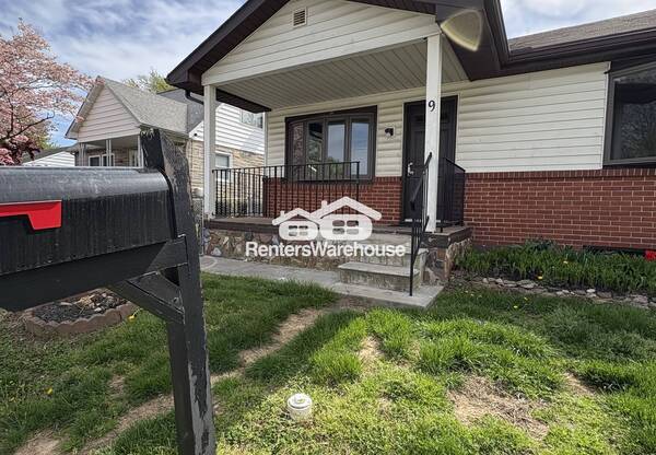 9 WALKWAY CT