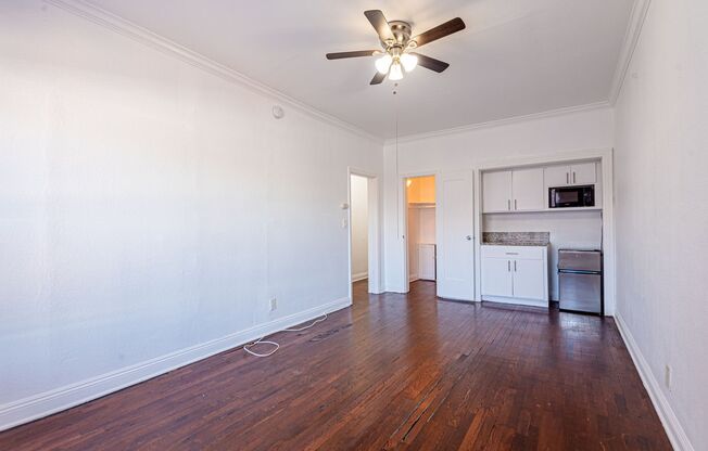 Studio, 1 bath, 350 sqft, $1,250, Unit Unit 404