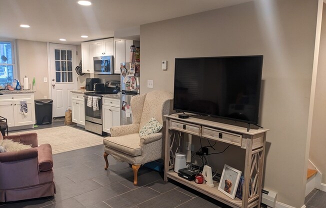 768 E 6 ST