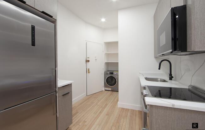 1 bed, 1 bath, $3,850, Unit 4-C