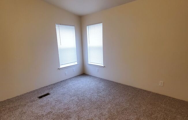 3 beds, 2 baths, 1,344 sqft, $2,195, Unit 31811-53