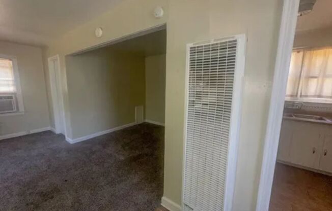 1 bed, 1 bath, 432 sqft, $600, Unit Rear