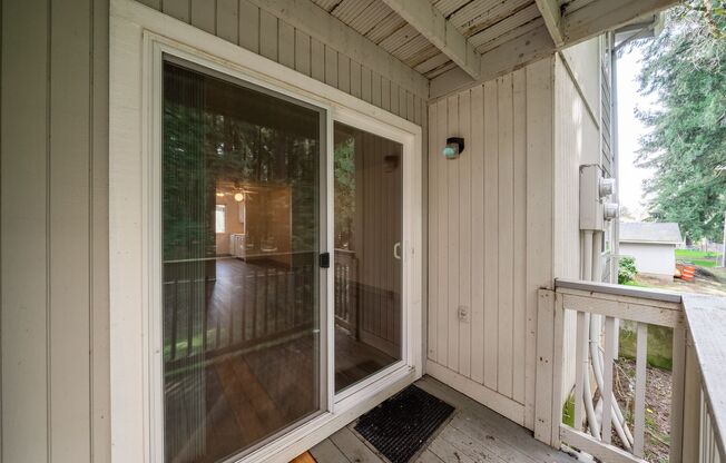 2 beds, 1 bath, 776 sqft, $1,450