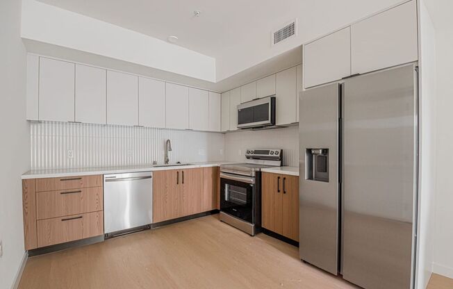 1 bed, 1 bath, 611 sqft, $2,905, Unit 214