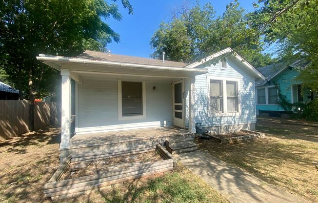 4 Bedroom in Hyde Park!  Prelease for August.-4910 Ave H