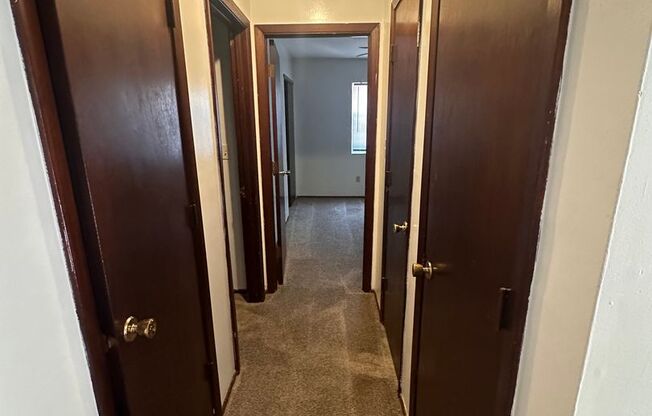 2 beds, 1 bath, $850