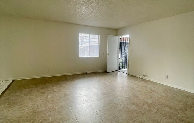 Specious 2 Bedrooms 1 Bathroom with Parking!