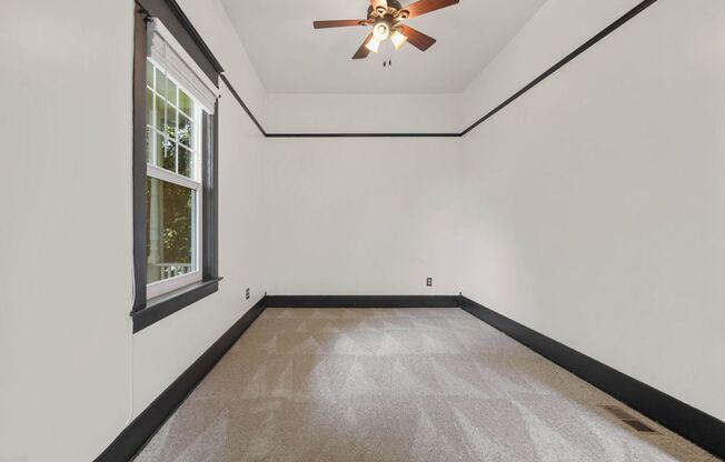 Bright 3 Bed | 2 Bath Home in Renton – 1,000 Sq Ft