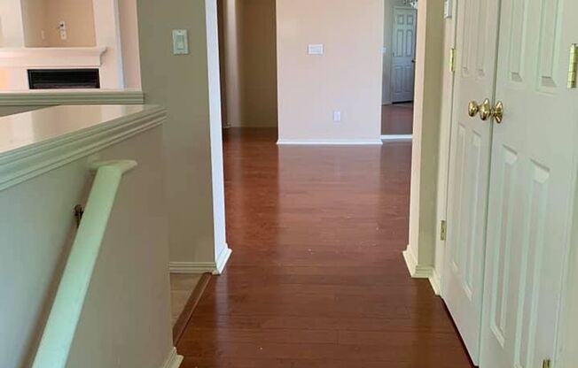 Spectacular 2 BD* 2BA* Townhome Located In Orenco Station! In Hillsboro *Club House*Pool*Gym!*