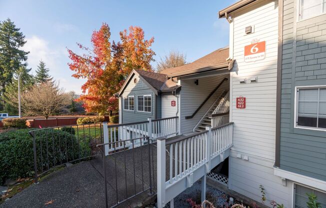 2 beds, 2 baths, 1,030 sqft, $1,735, Unit 811