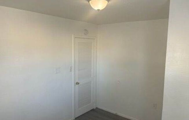 2 beds, 1 bath, 825 sqft, $1,650, Unit 842-2