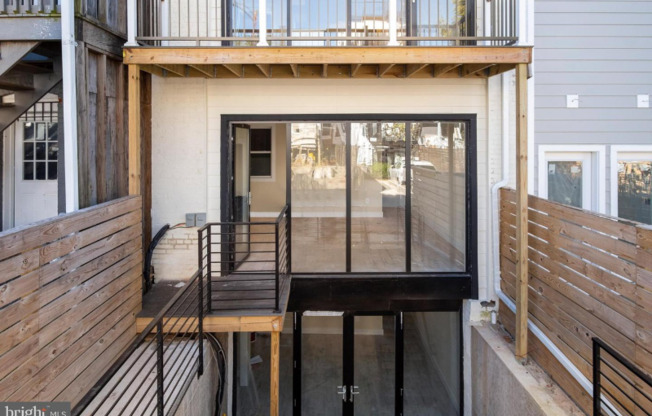 28 TODD PL