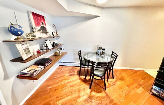 2 beds, 1 bath, 736 sqft, $2,530, Unit 21